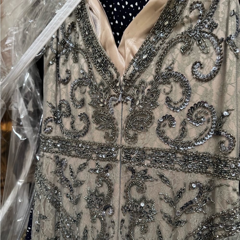 NWT Ivonne D for Mon Cheri 119D42 beaded lace trumpet gown - Picture 10 of 15